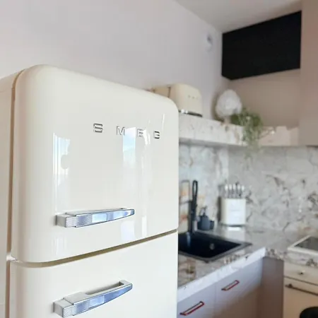 Summit 50s By Hillside Apartment