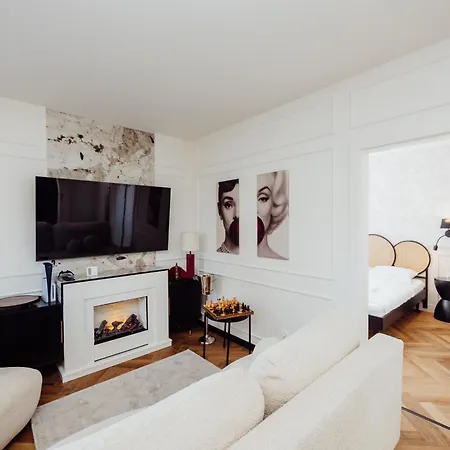 Summit 50s By Hillside Apartment