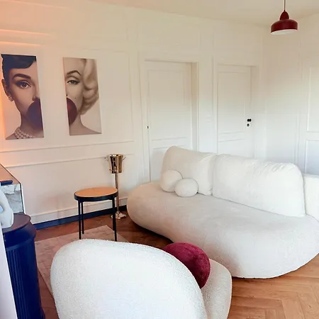 Summit 50s By Hillside Apartment *