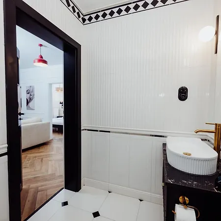 Summit 50s By Hillside Apartment